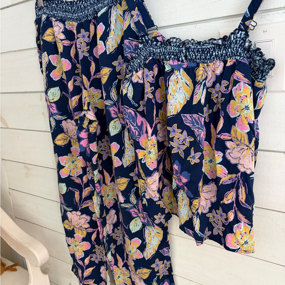 Two-Piece sleeveless blue floral pajama set women’s size small lightweight - Picture 6 of 7